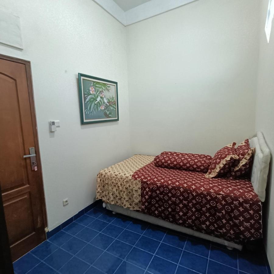 Unique Homestay 443 Yogyakarta Exterior photo